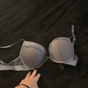 Victoria’s Secret bombshell bra